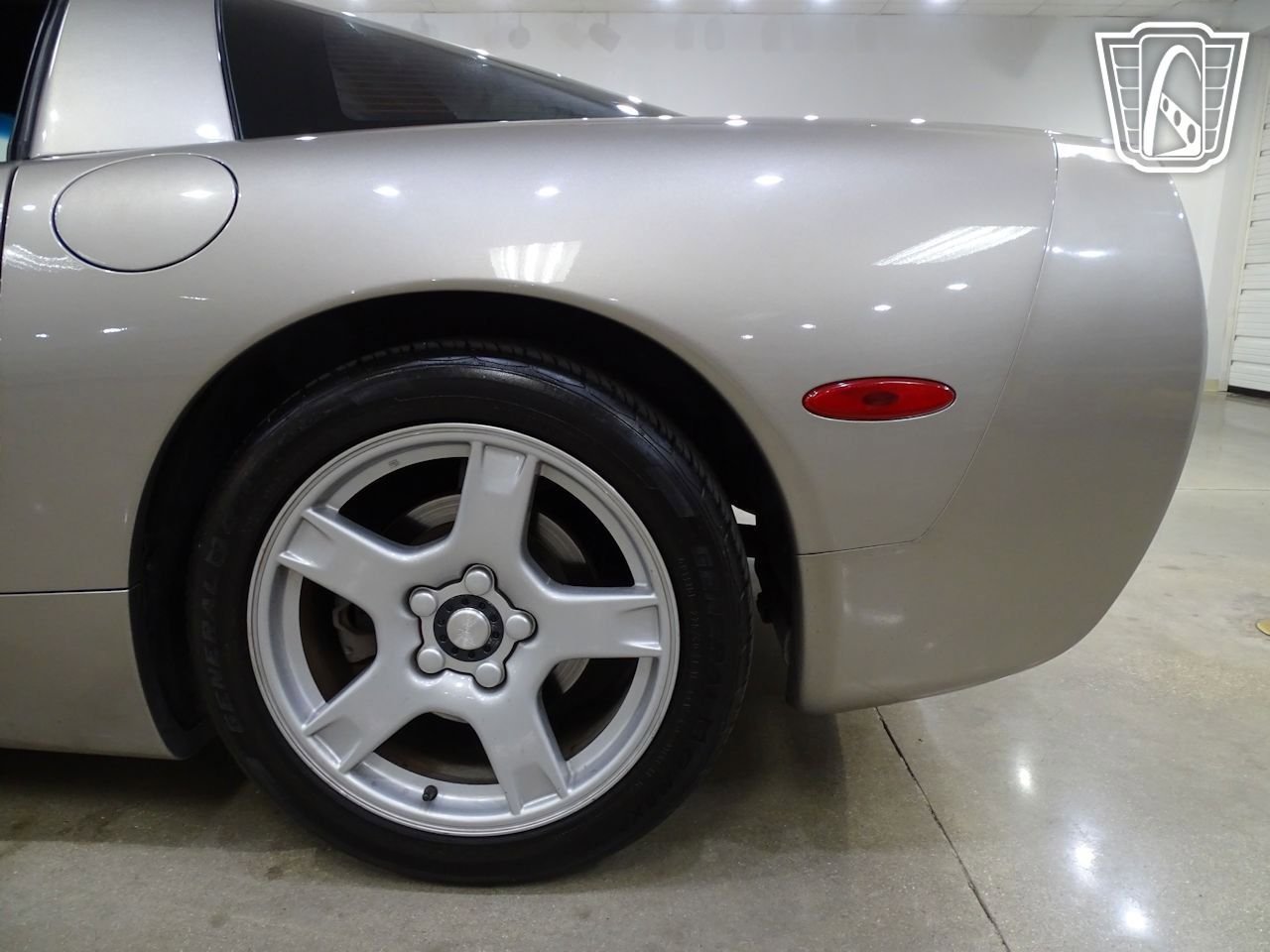 Used 1998 Chevrolet Corvette Coupe w/ Roof Pkg image 32