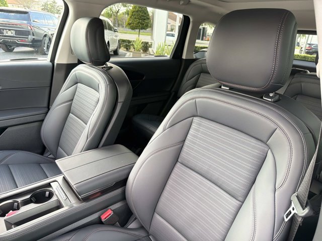 New 2026 Lincoln Nautilus Reserve AWD/4WD image 13