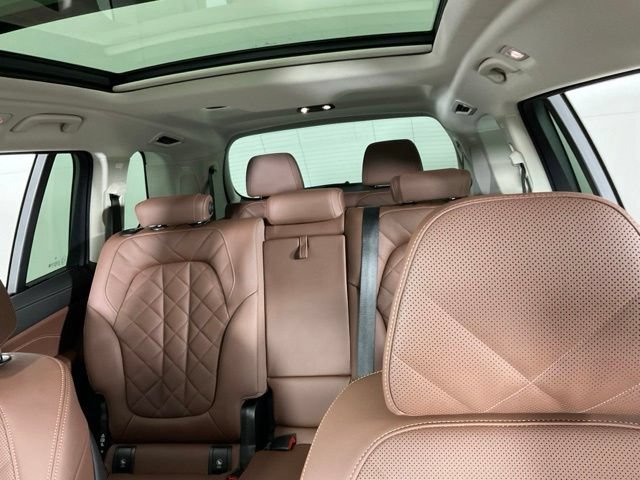 Used 2024 BMW X7 xDrive40i w/ Premium Package AWD/4WD image 38