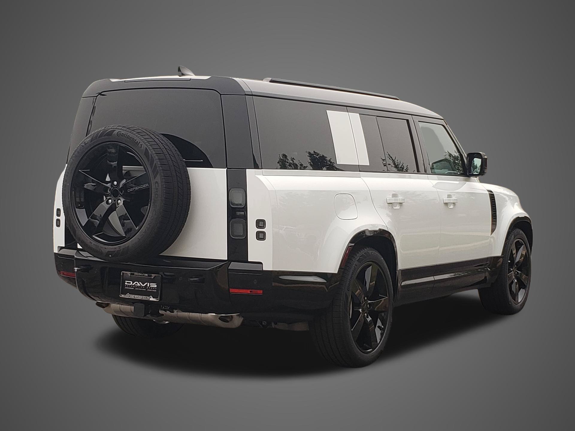 New 2026 Land Rover Defender 130 X-Dynamic SE AWD/4WD image 5