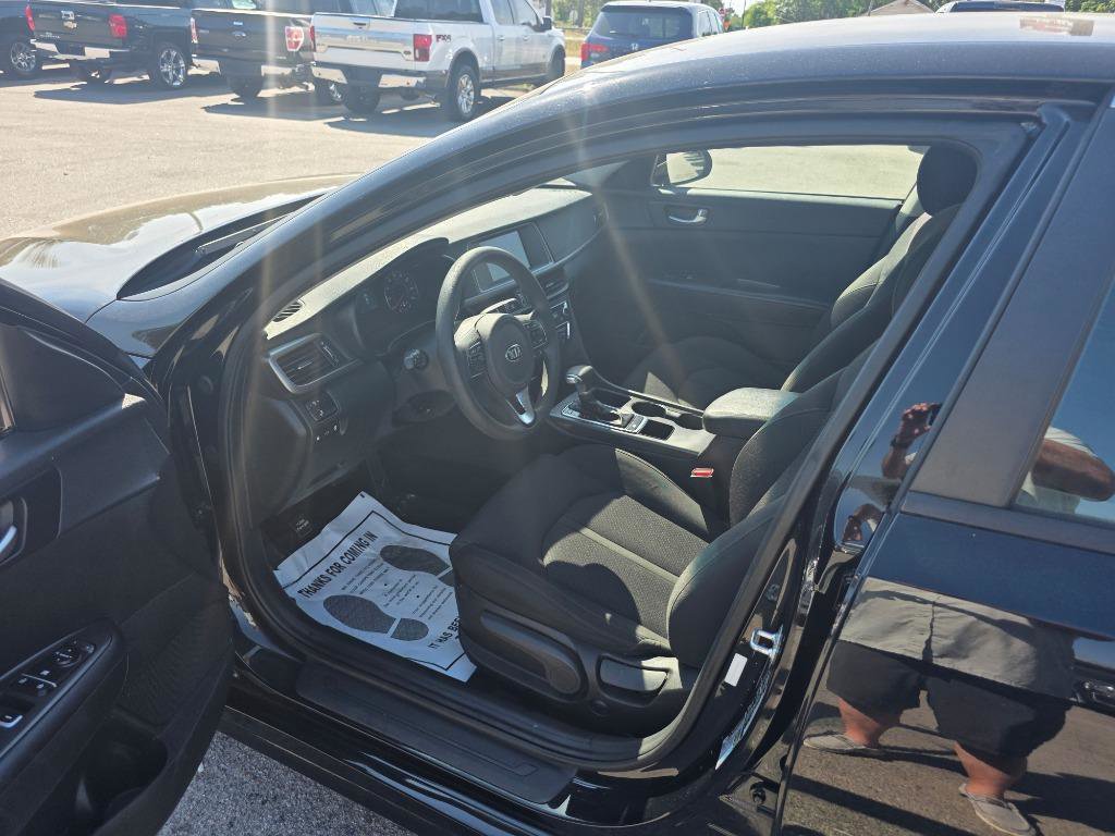 Used 2018 Kia Optima LX w/ 17" Alloy Wheels Package image 5