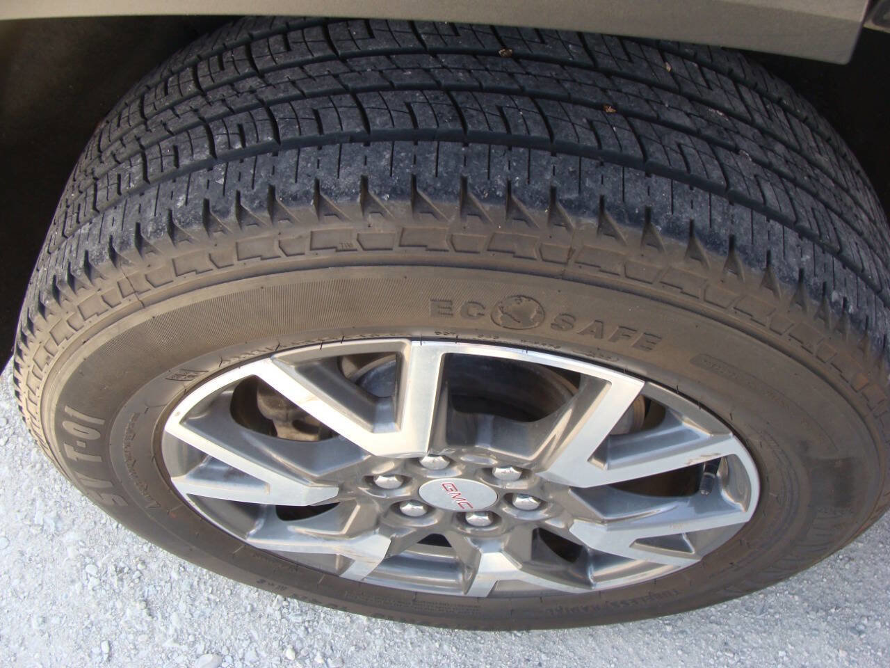 Used 2021 GMC Acadia SLE image 19