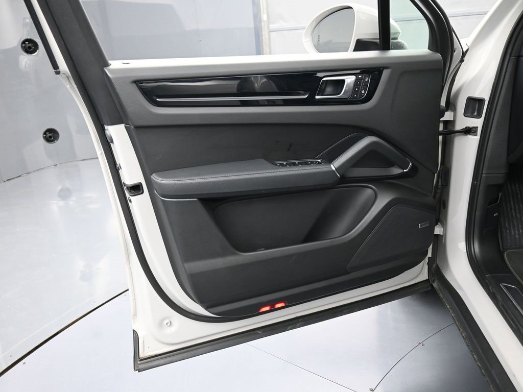 Certified 2023 Porsche Cayenne image 15