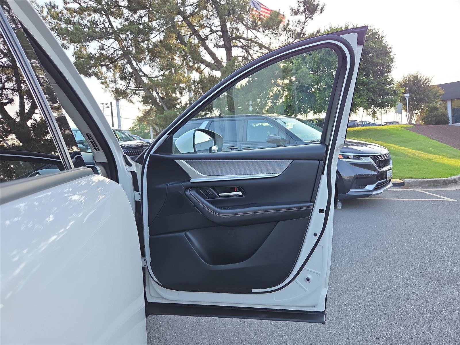 Used 2024 MAZDA CX-90 Plug-In Hybrid w/ Preferred AWD/4WD image 32