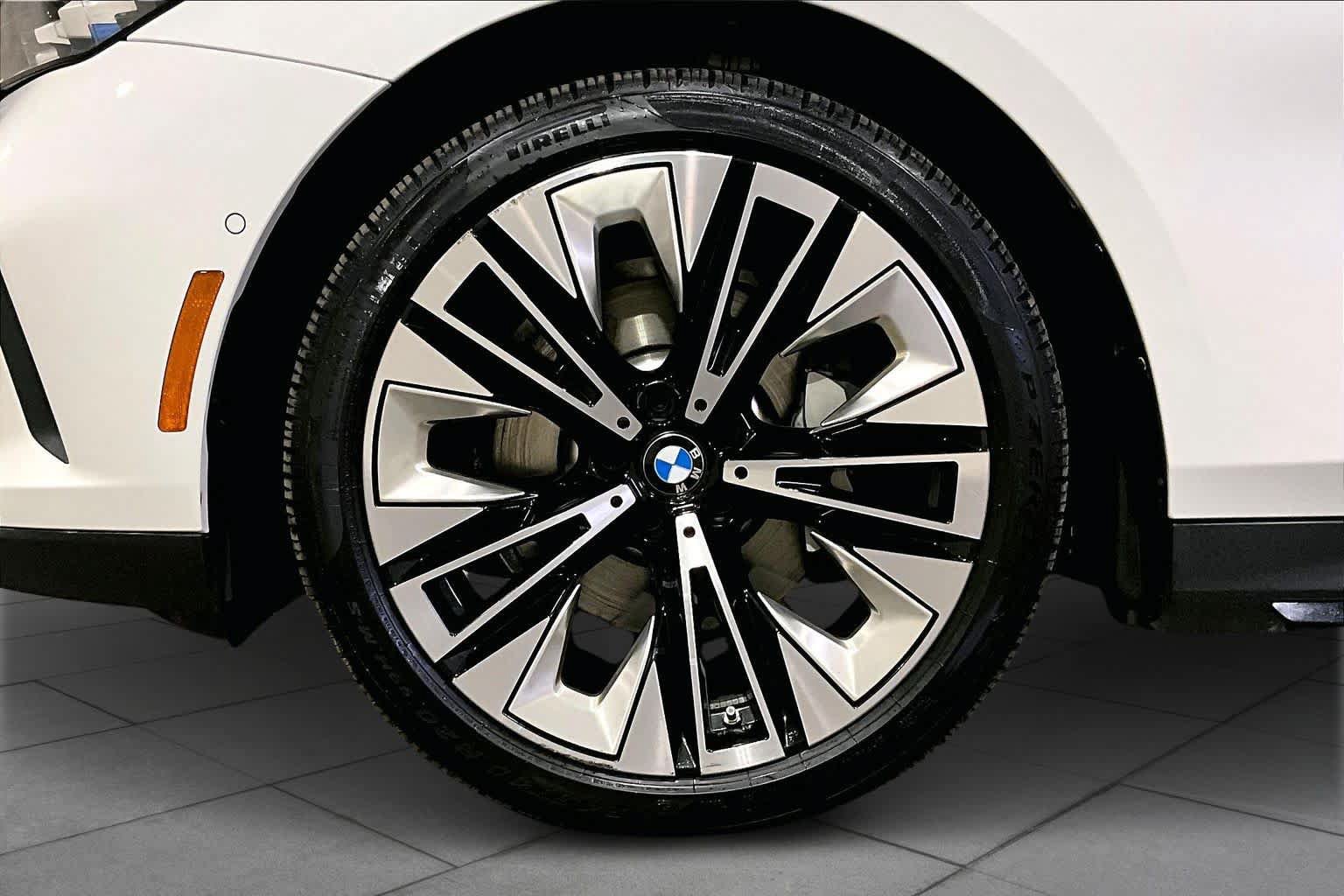 Certified 2026 BMW 530i xDrive w/ Premium Package AWD/4WD image 10