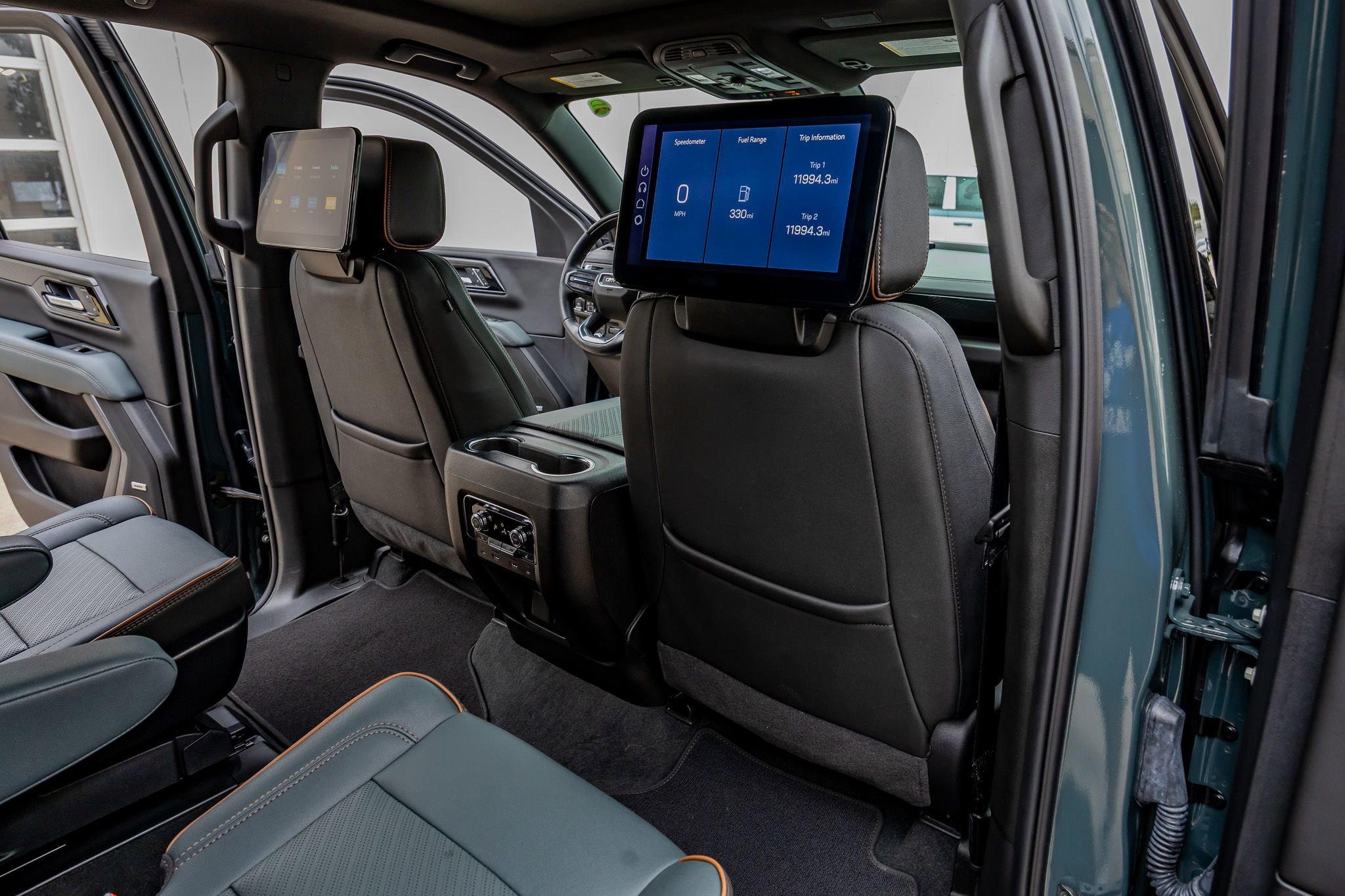 Used 2025 GMC Yukon AT4 w/ AT4 Premium Plus Package image 31