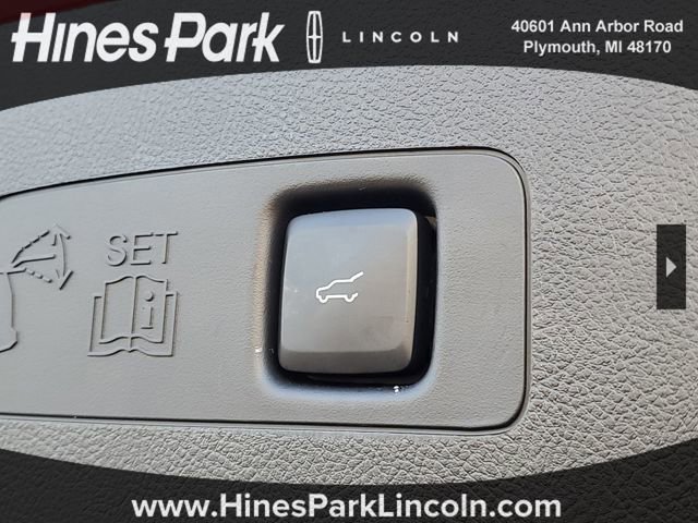 Used 2023 Lincoln Corsair AWD image 8