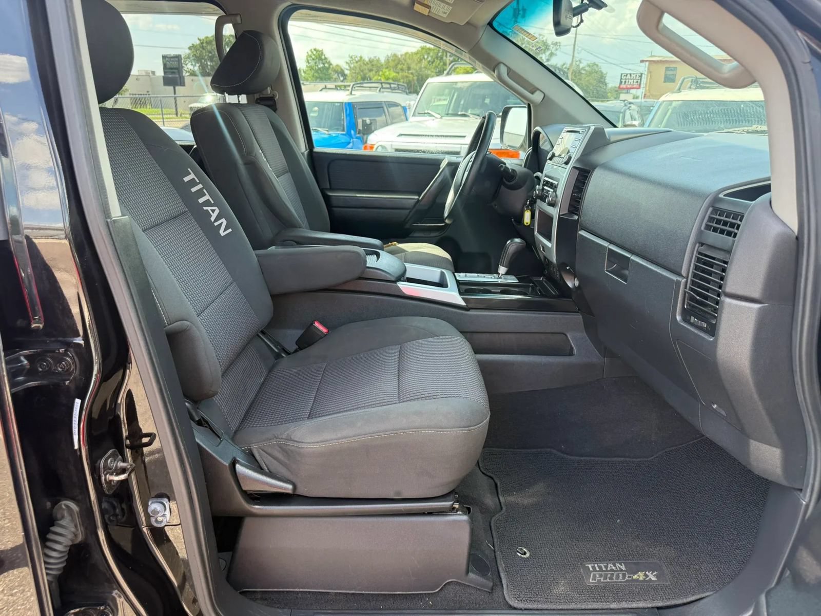Used 2014 Nissan Titan PRO-4X AWD/4WD image 11