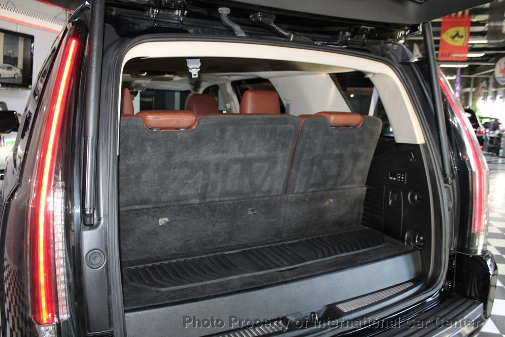 Used 2017 Cadillac Escalade Premium Luxury image 32