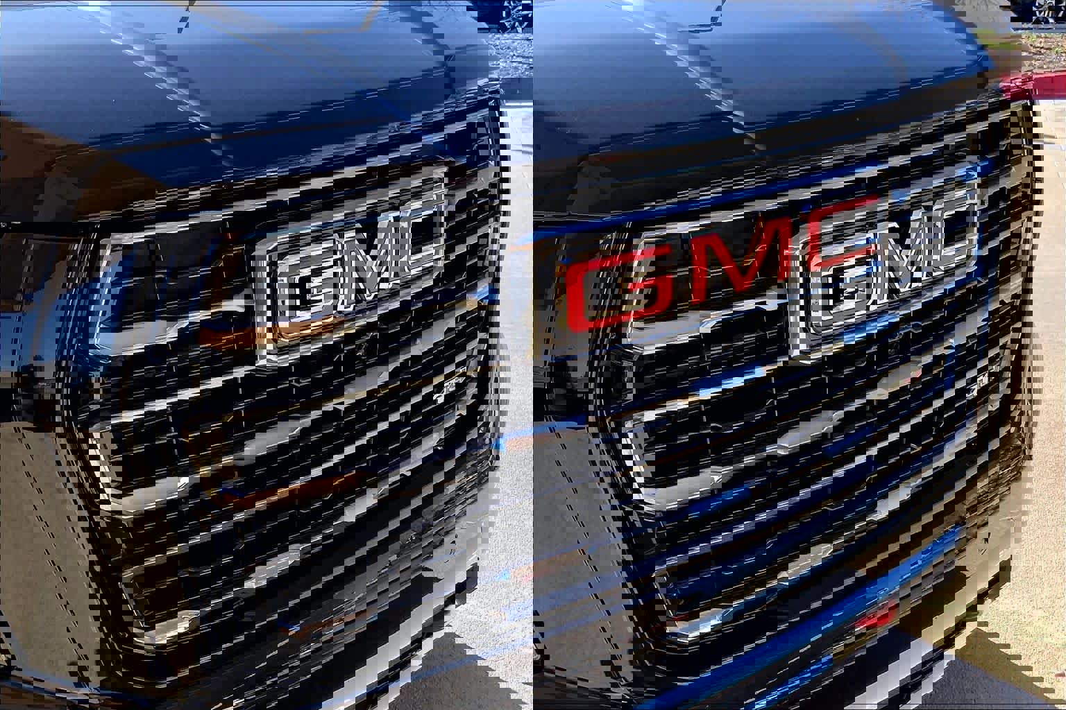 Used 2025 GMC Yukon XL AT4 w/ AT4 Premium Plus Package image 32