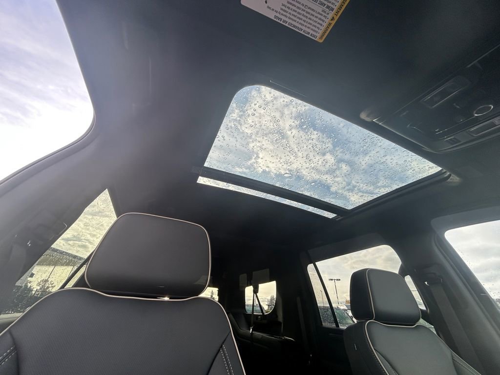 New 2026 Chevrolet Suburban Premier image 27