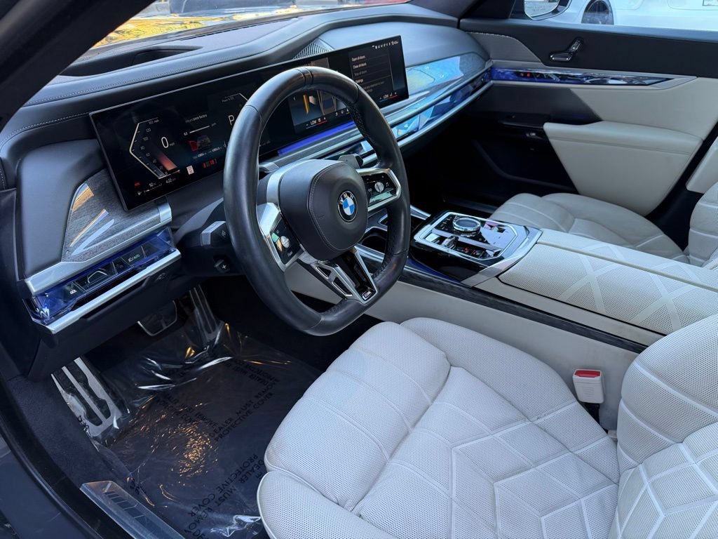 Used 2023 BMW 760i xDrive w/ Executive Package AWD/4WD image 24