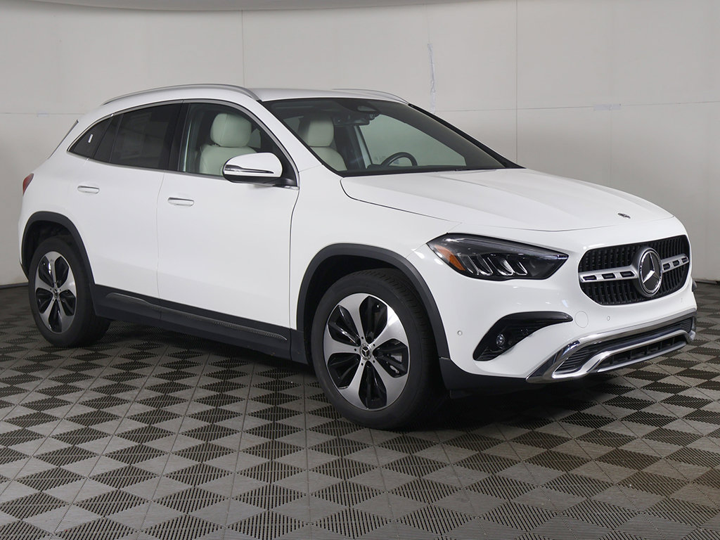 Used 2024 Mercedes-Benz GLA 250 4MATIC w/ Winter Heating Package image 44