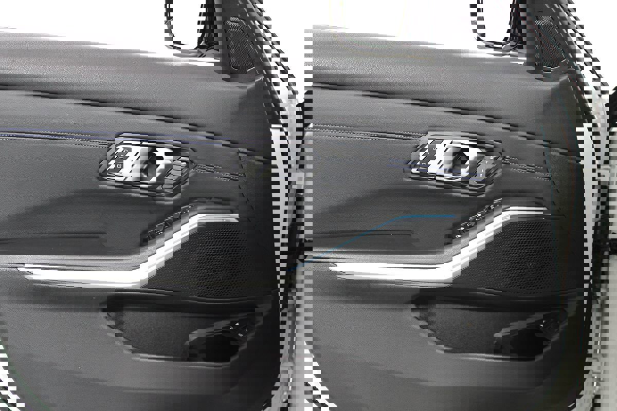 Used 2023 BMW 330e w/ M Sport Package image 6