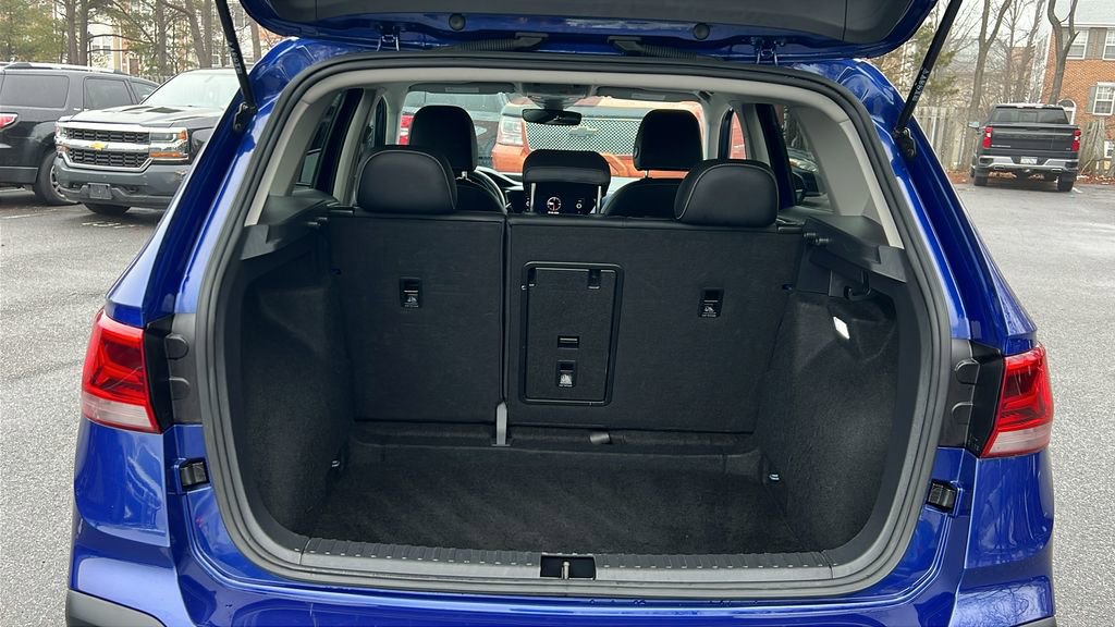 Used 2024 Volkswagen Taos SE image 14