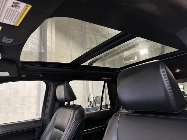 Used 2021 Ford Expedition XLT image 7