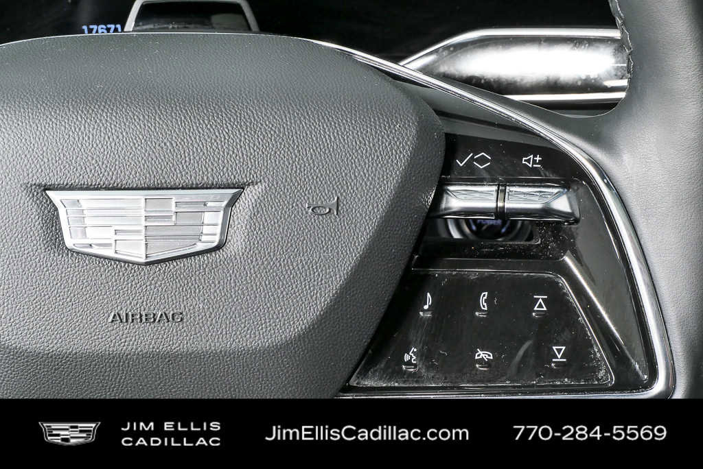 Used 2024 Cadillac Lyriq Sport image 12