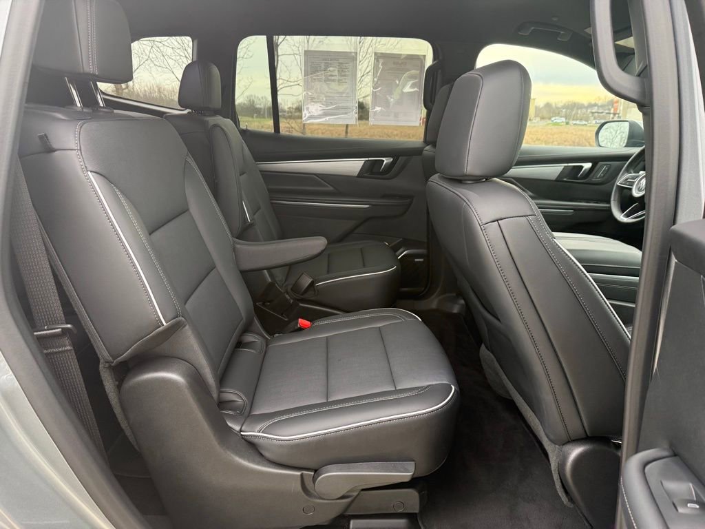 Used 2025 Buick Enclave Preferred image 17