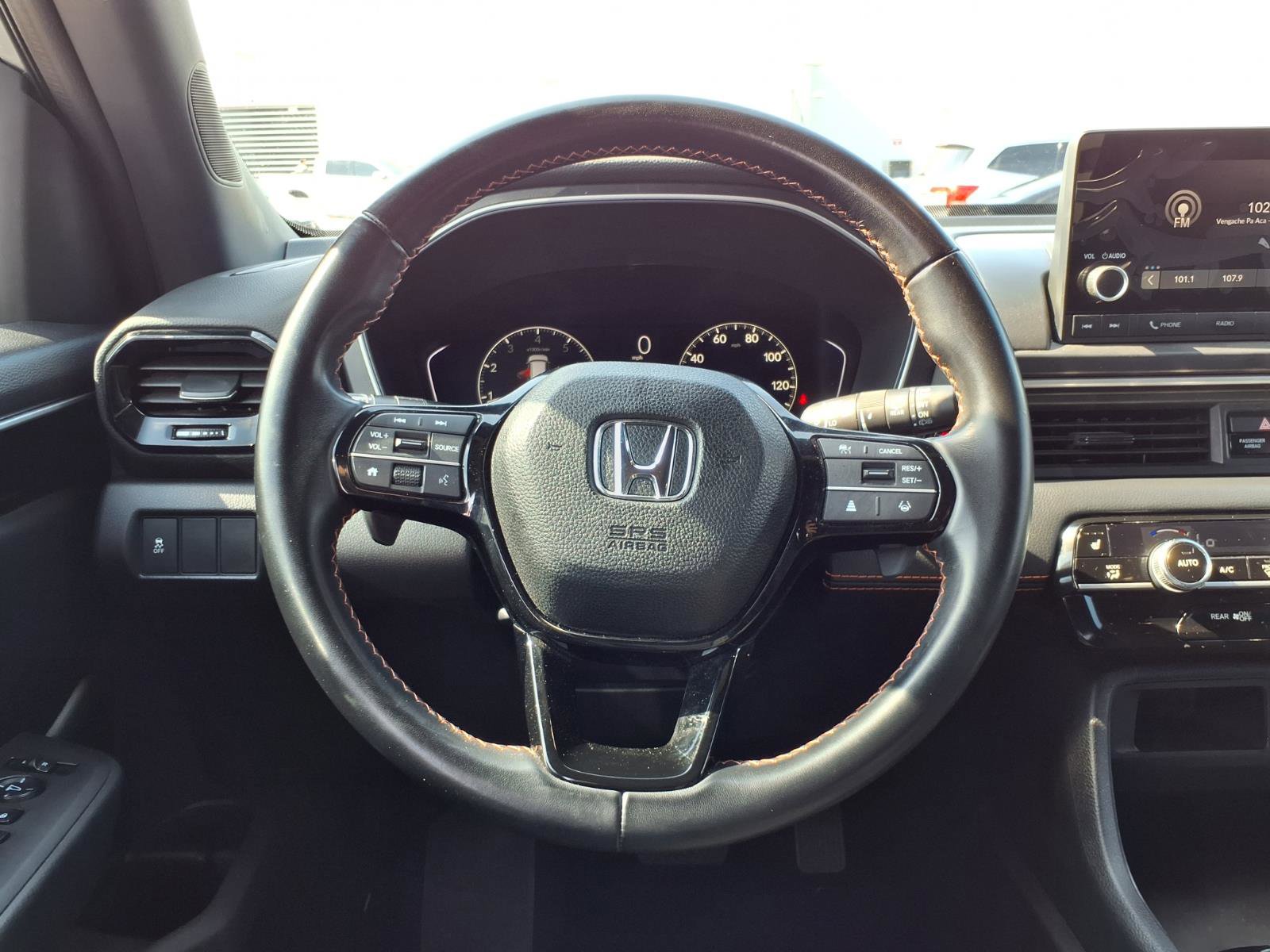 Used 2023 Honda Pilot Sport image 13