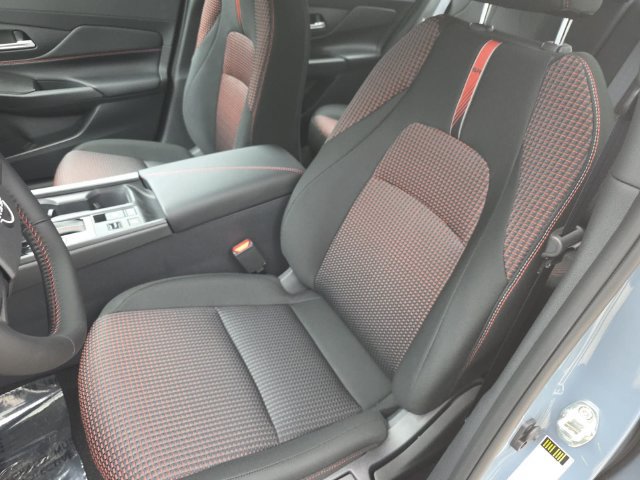 New 2027 Nissan Sentra SR w/ SR All Weather Package FWD image 15