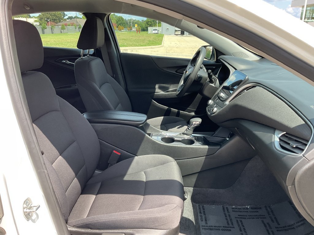 Used 2025 Chevrolet Malibu LT FWD image 17