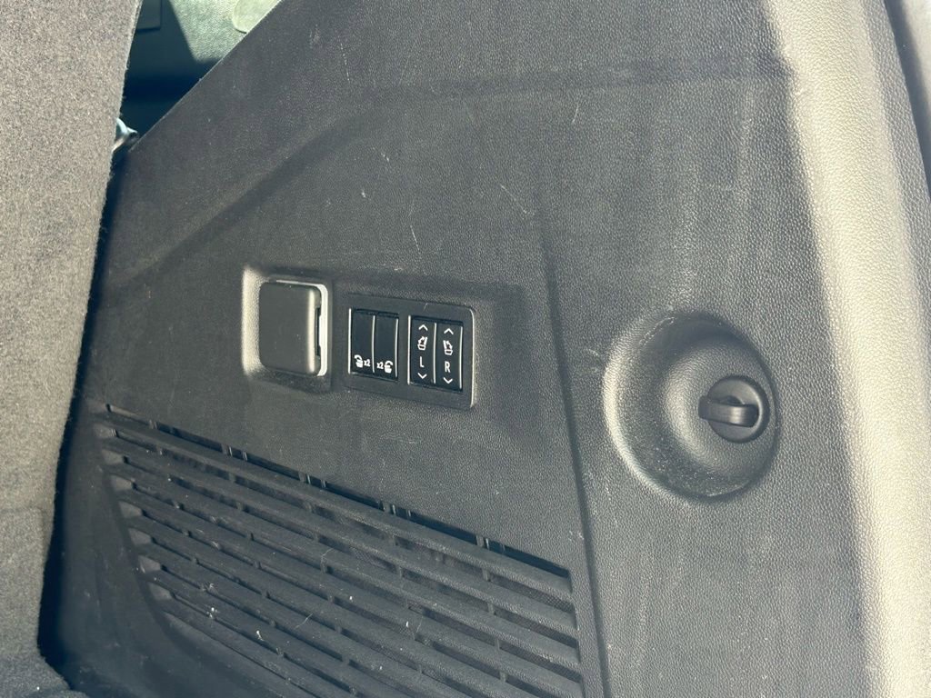 Used 2022 GMC Yukon Denali image 54