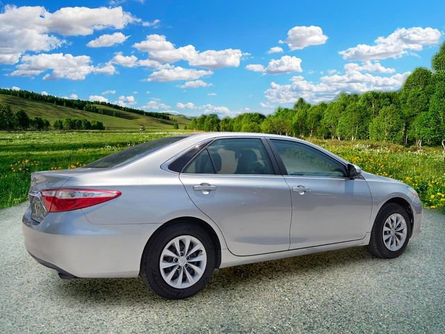 Used 2016 Toyota Camry LE FWD image 6