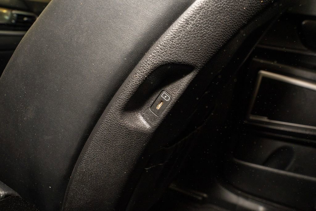 Used 2023 Kia Telluride S image 7