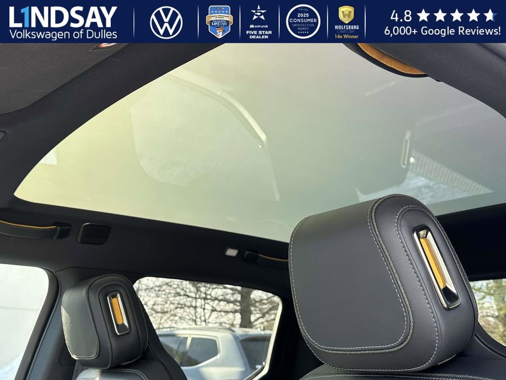 Used 2025 Rivian R1T Adventure image 24