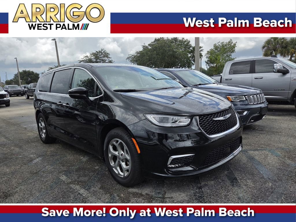 Used 2024 Chrysler Pacifica Limited w/ Trailer Tow Group FWD video 1