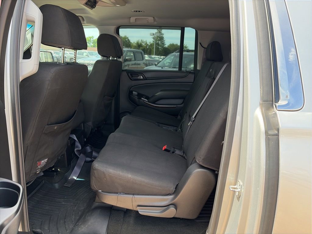 Used 2016 Chevrolet Suburban LS RWD image 8