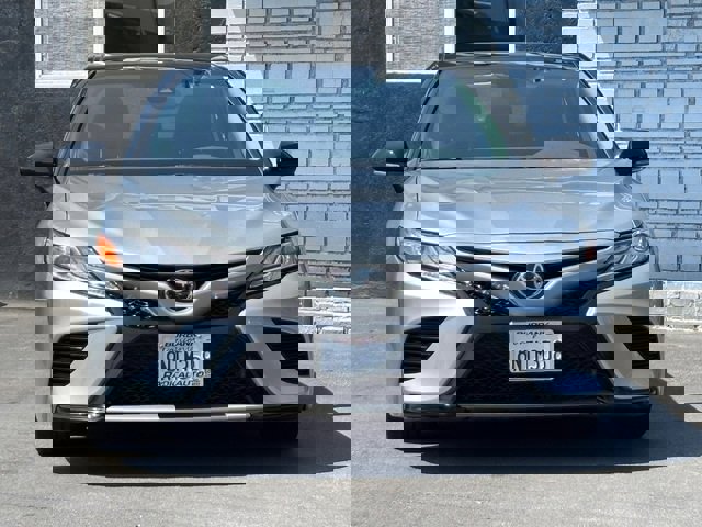 Used 2020 Toyota Camry XSE image 2