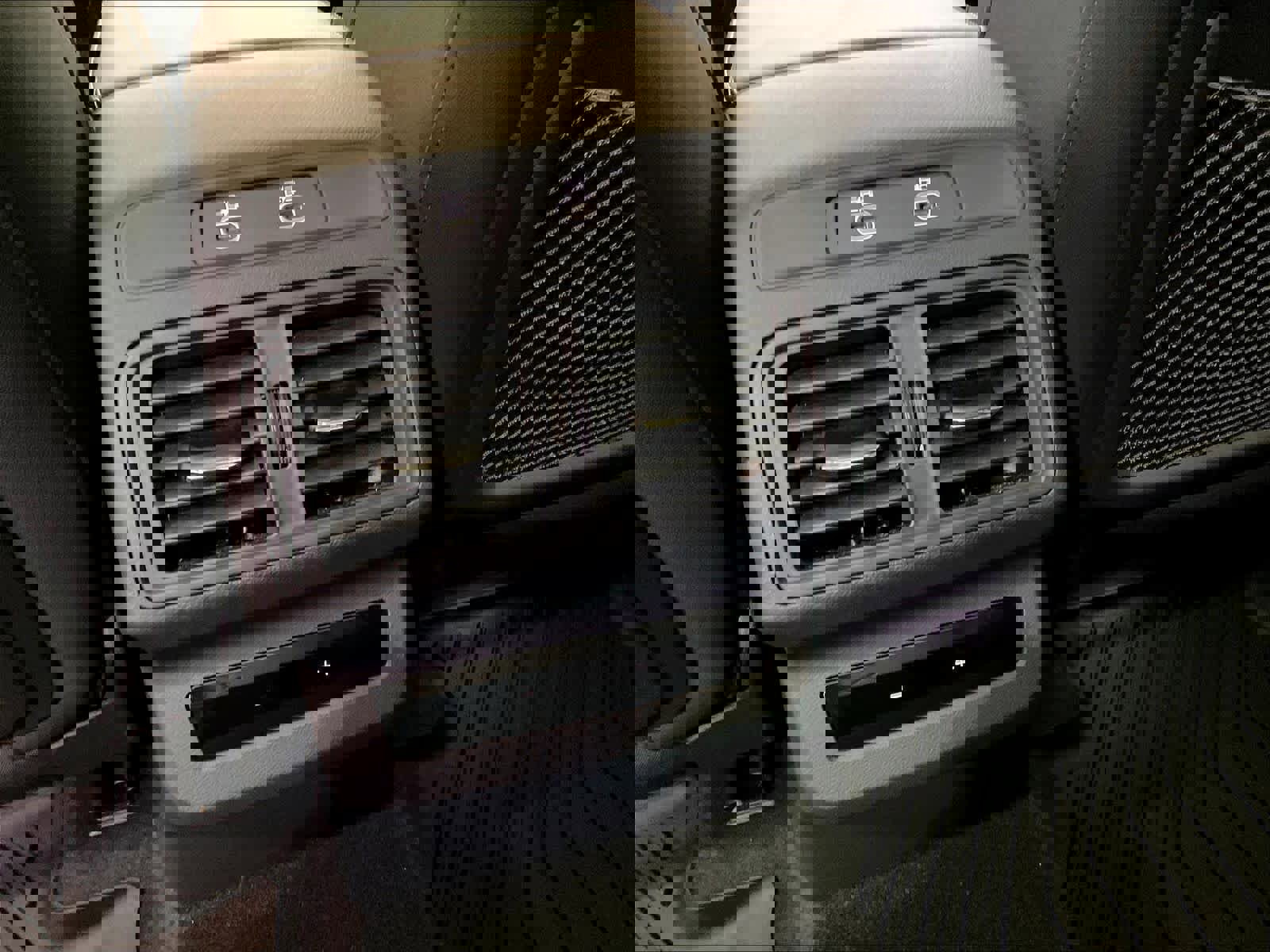 Used 2025 Audi Q5 Premium w/ Convenience Package image 34