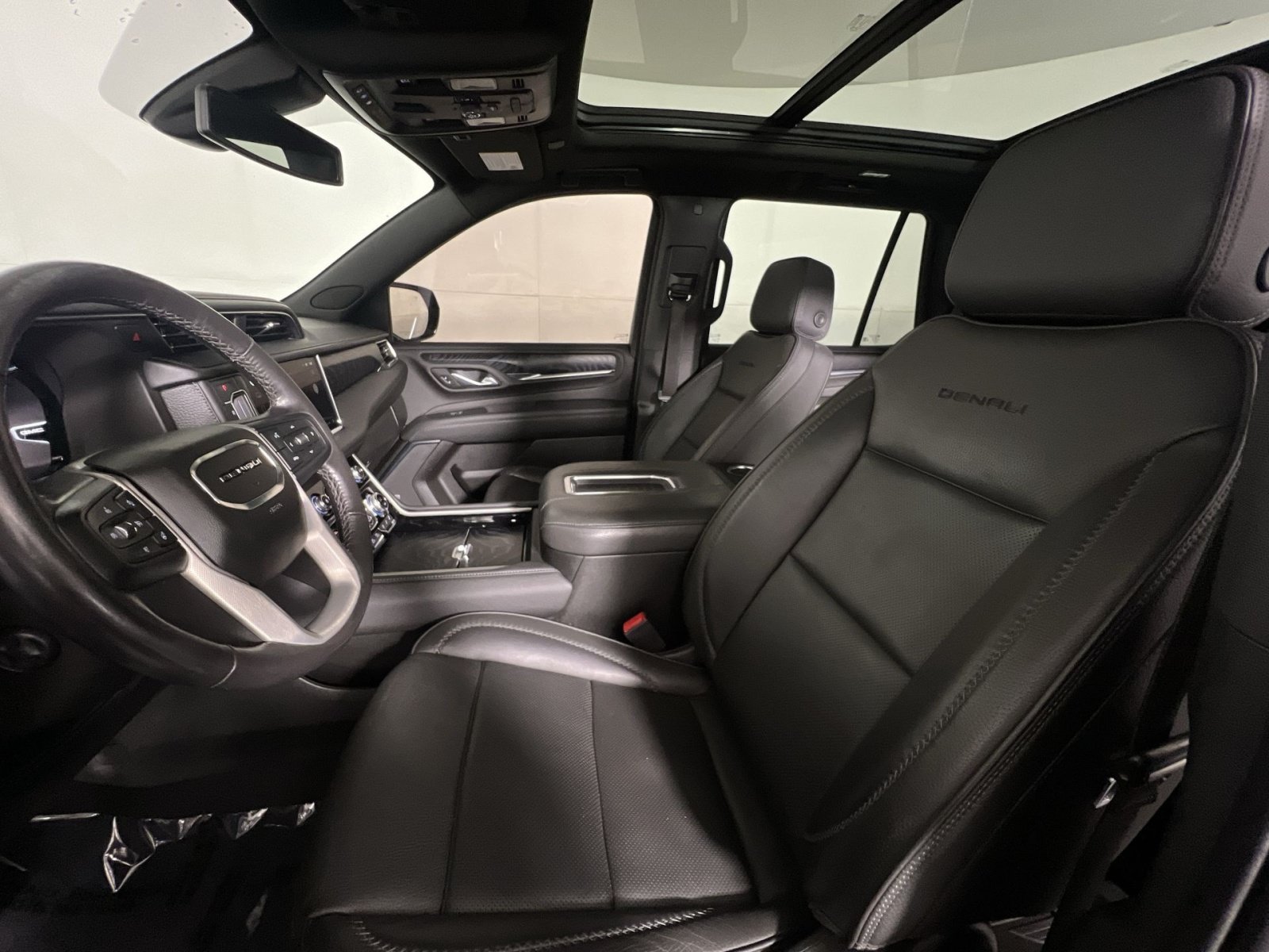 Used 2022 GMC Yukon Denali AWD/4WD image 13