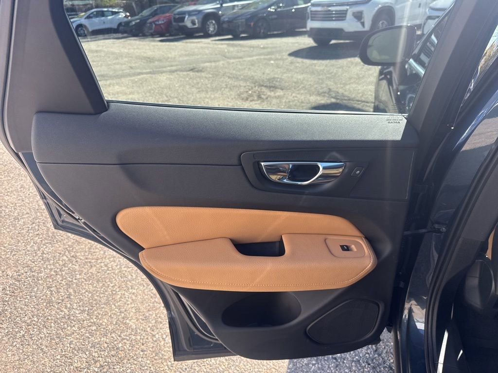 Used 2020 Volvo XC60 T5 Inscription w/ Protection Package Premier AWD/4WD image 19