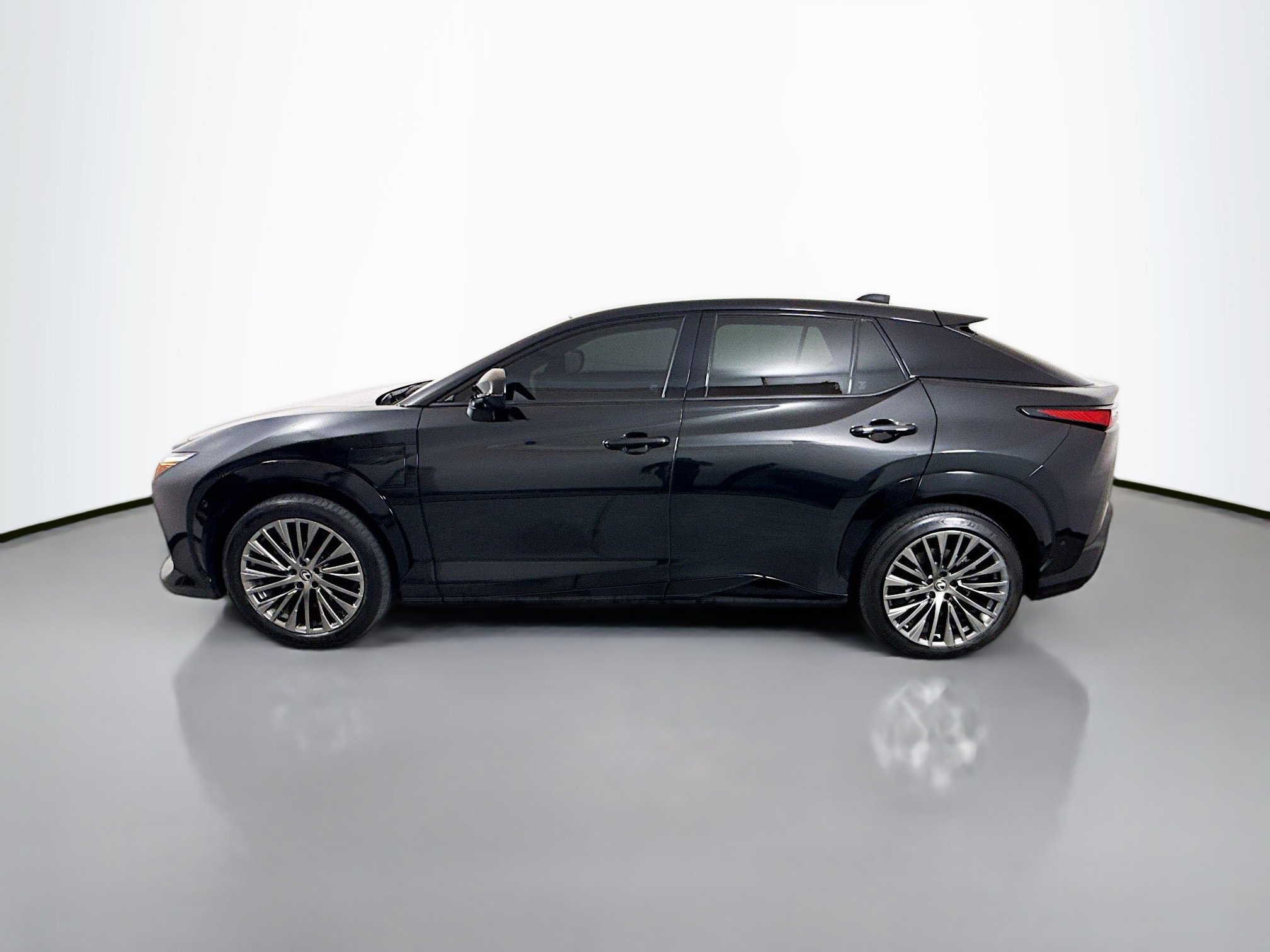 Used 2023 Lexus RZ 450e Premium w/ Accessory Package (2T) image 4