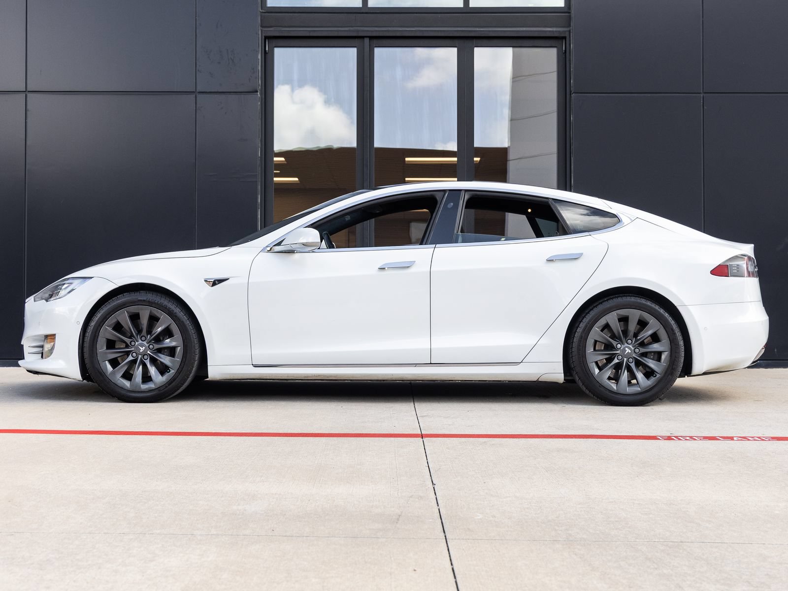 Used 2020 Tesla Model S Long Range AWD/4WD image 9