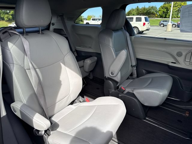 Used 2024 Toyota Sienna XLE w/ XLE Plus Package AWD/4WD image 13