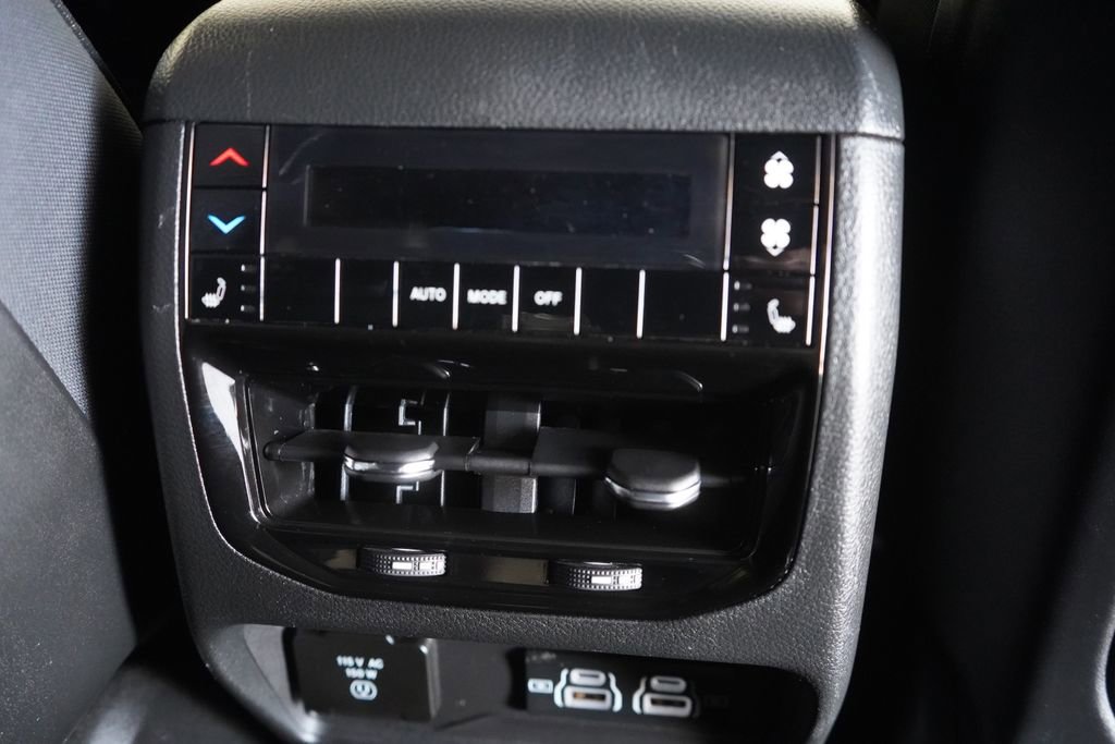 Used 2024 Jeep Grand Cherokee L Limited AWD/4WD image 22
