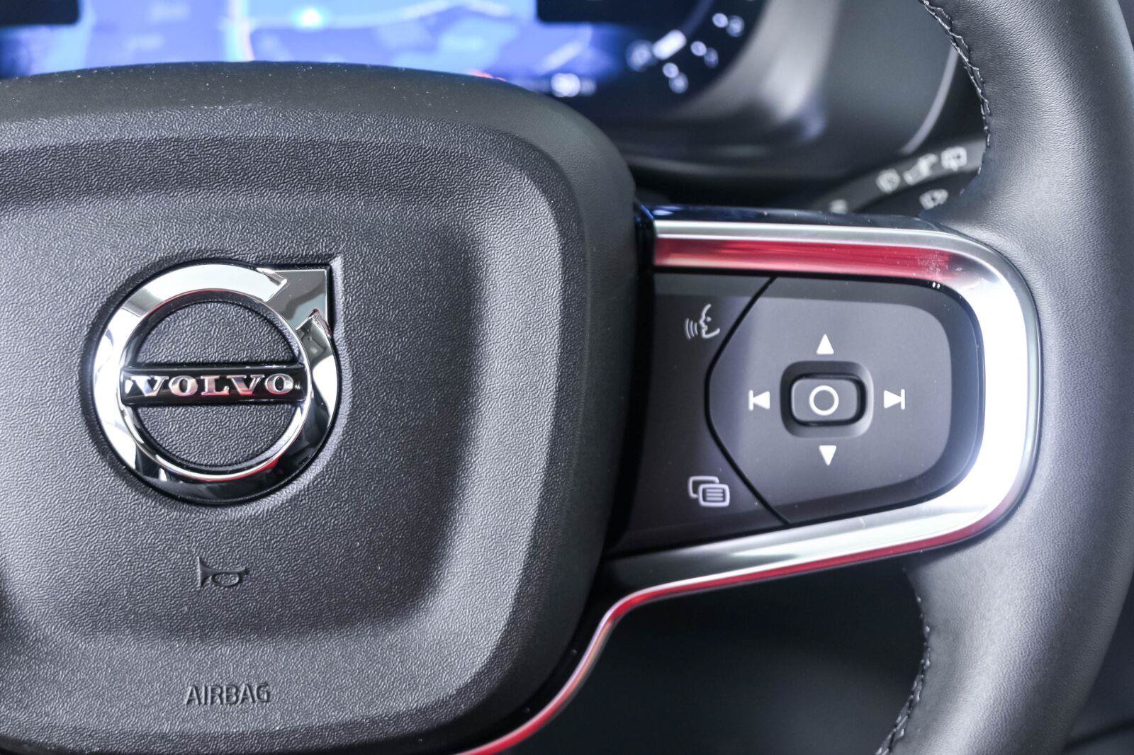 New 2026 Volvo XC40 B5 Plus w/ Climate Package AWD/4WD image 11