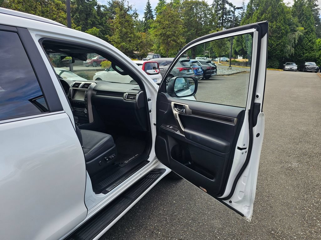 Used 2021 Lexus GX 460 Premium w/ Premium Package AWD/4WD image 28