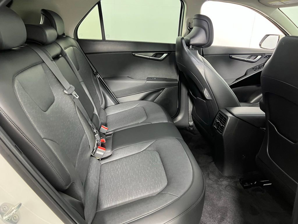 Used 2024 Kia Niro Wave image 32