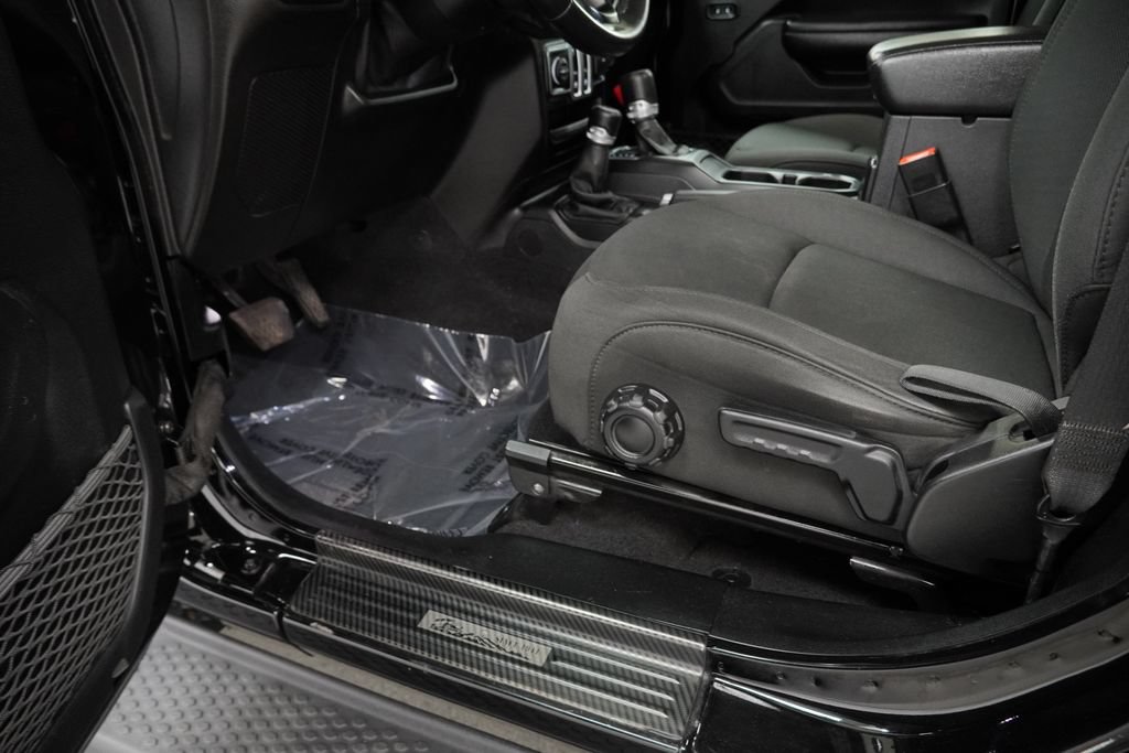 Certified 2020 Jeep Wrangler Sport AWD/4WD image 38