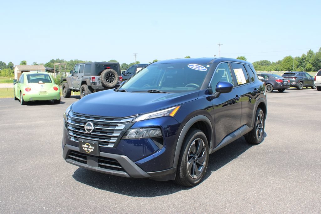Used 2024 Nissan Rogue SV AWD/4WD image 4