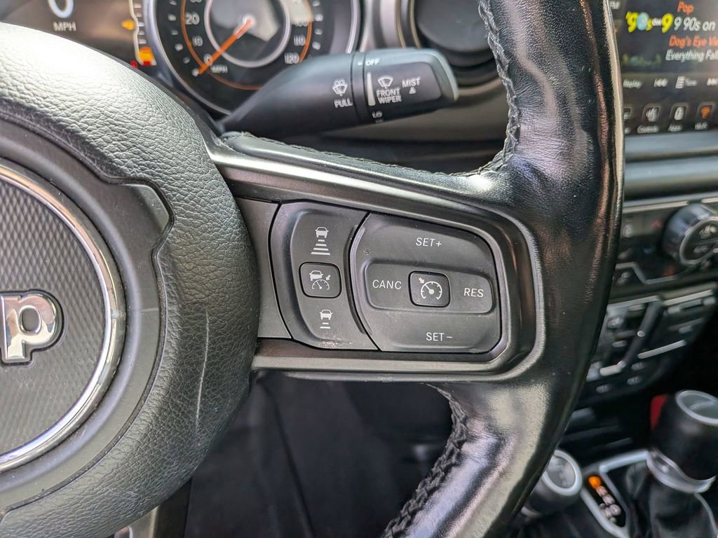 Used 2021 Jeep Gladiator Willys image 16