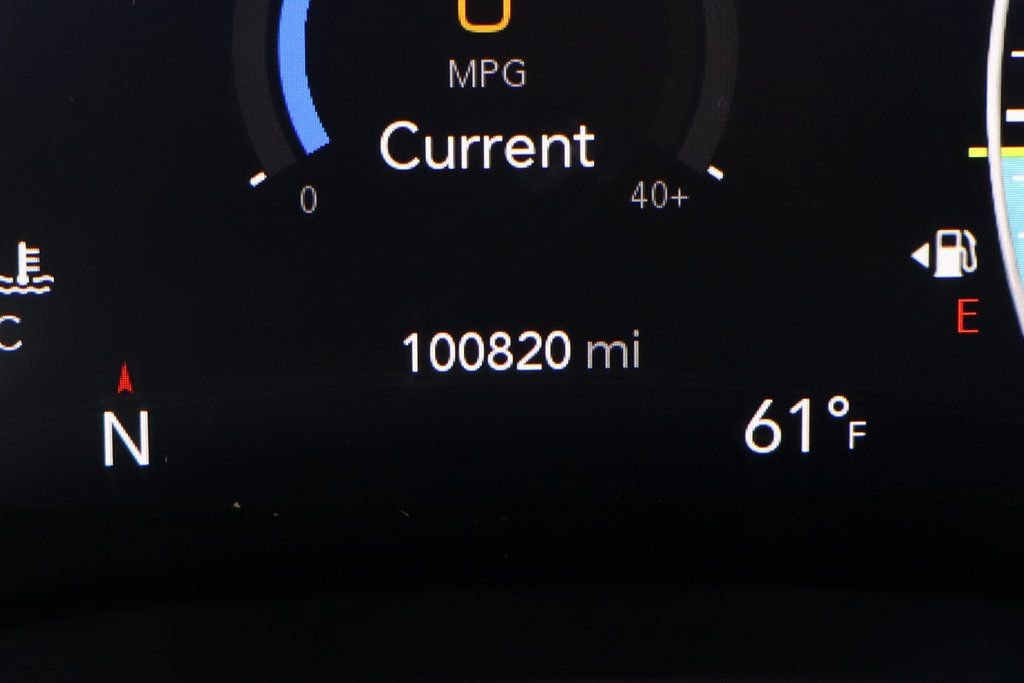 Used 2021 Chrysler Pacifica Touring-L image 23