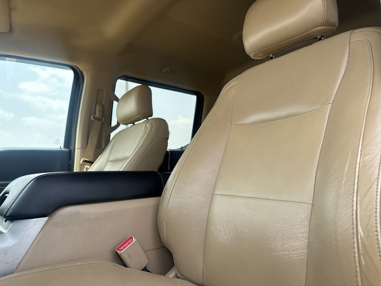 Used 2015 Ford F150 Lariat w/ Equipment Group 502A Luxury RWD image 34