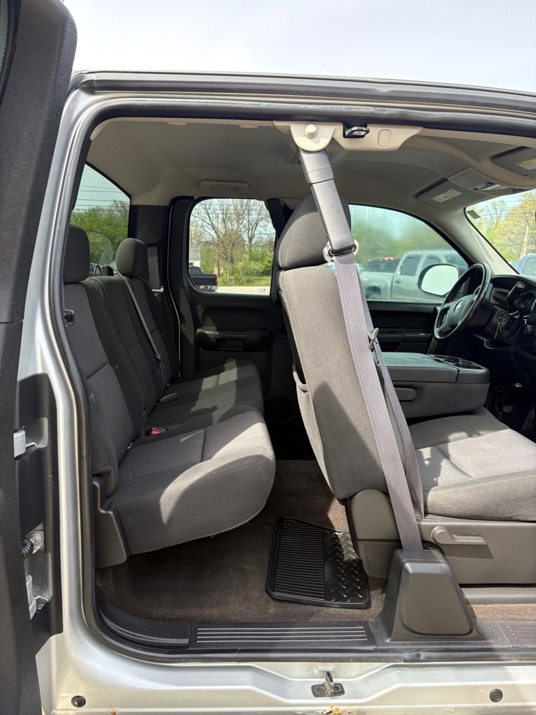 Used 2011 Chevrolet Silverado 1500 LT AWD/4WD image 12