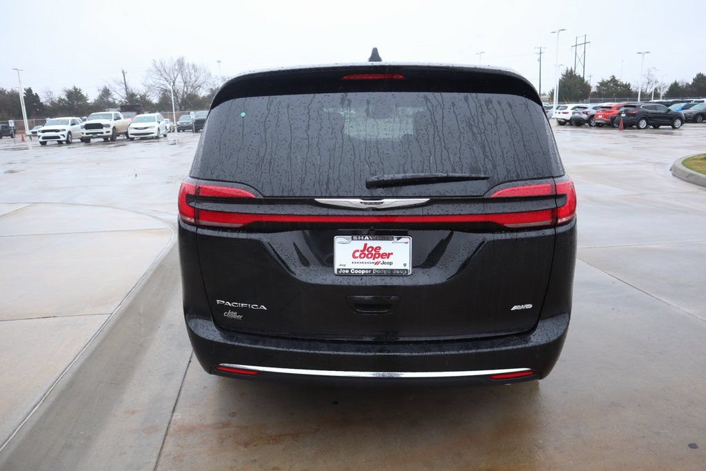 New 2026 Chrysler Pacifica Select AWD/4WD image 22
