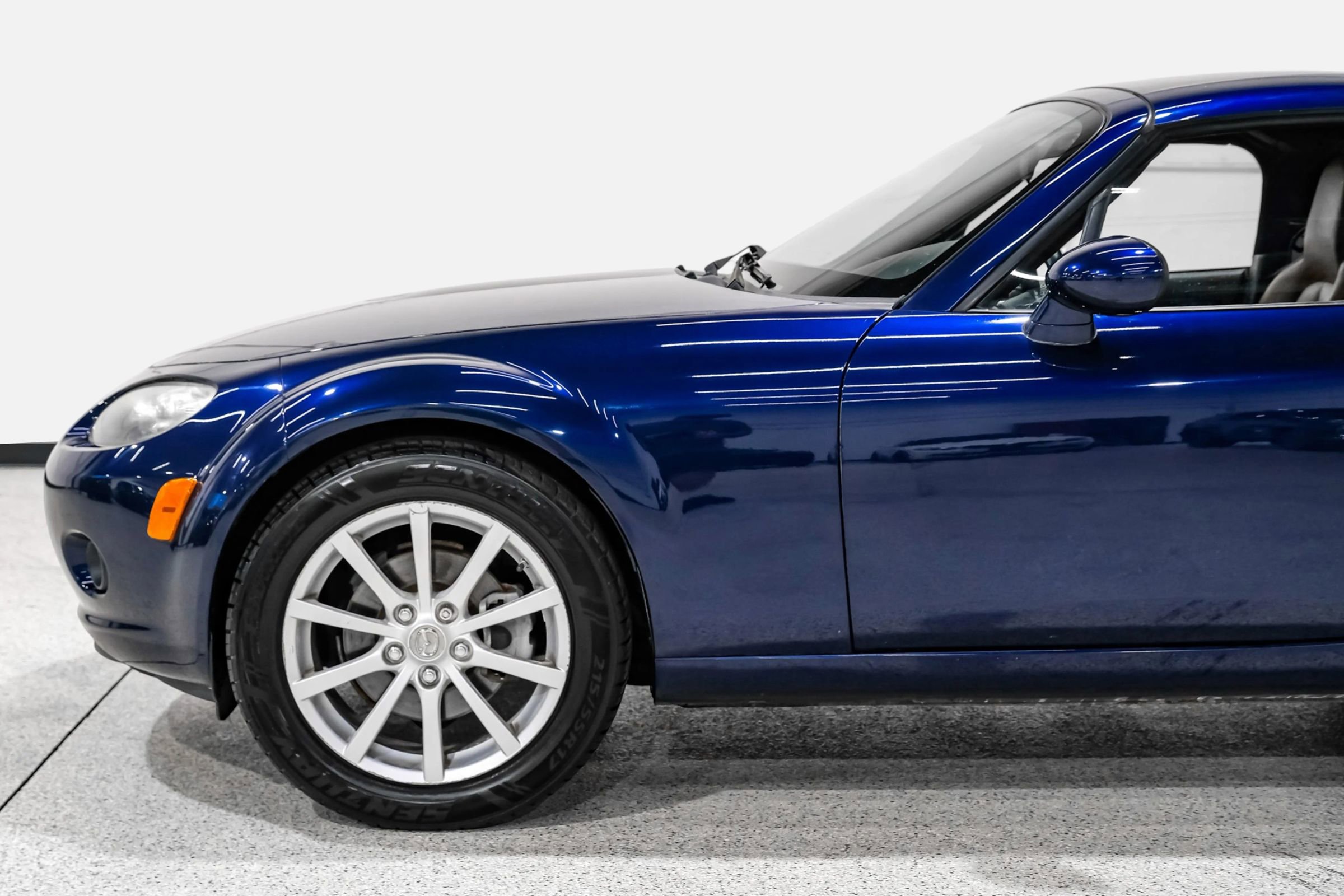 Used 2008 MAZDA MX-5 Miata Grand Touring w/ Premium Pkg RWD image 9